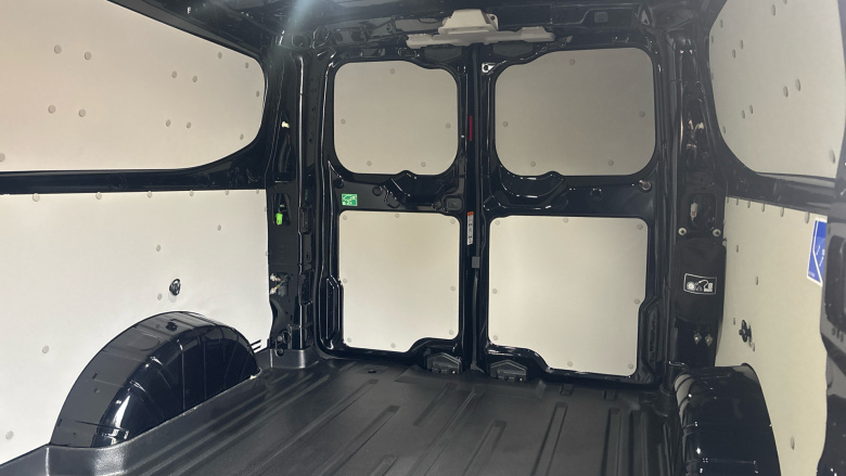 Ford Transit Custom 320 L2 Diesel Fwd 2.0 EcoBlue 136ps H1 Van Leader